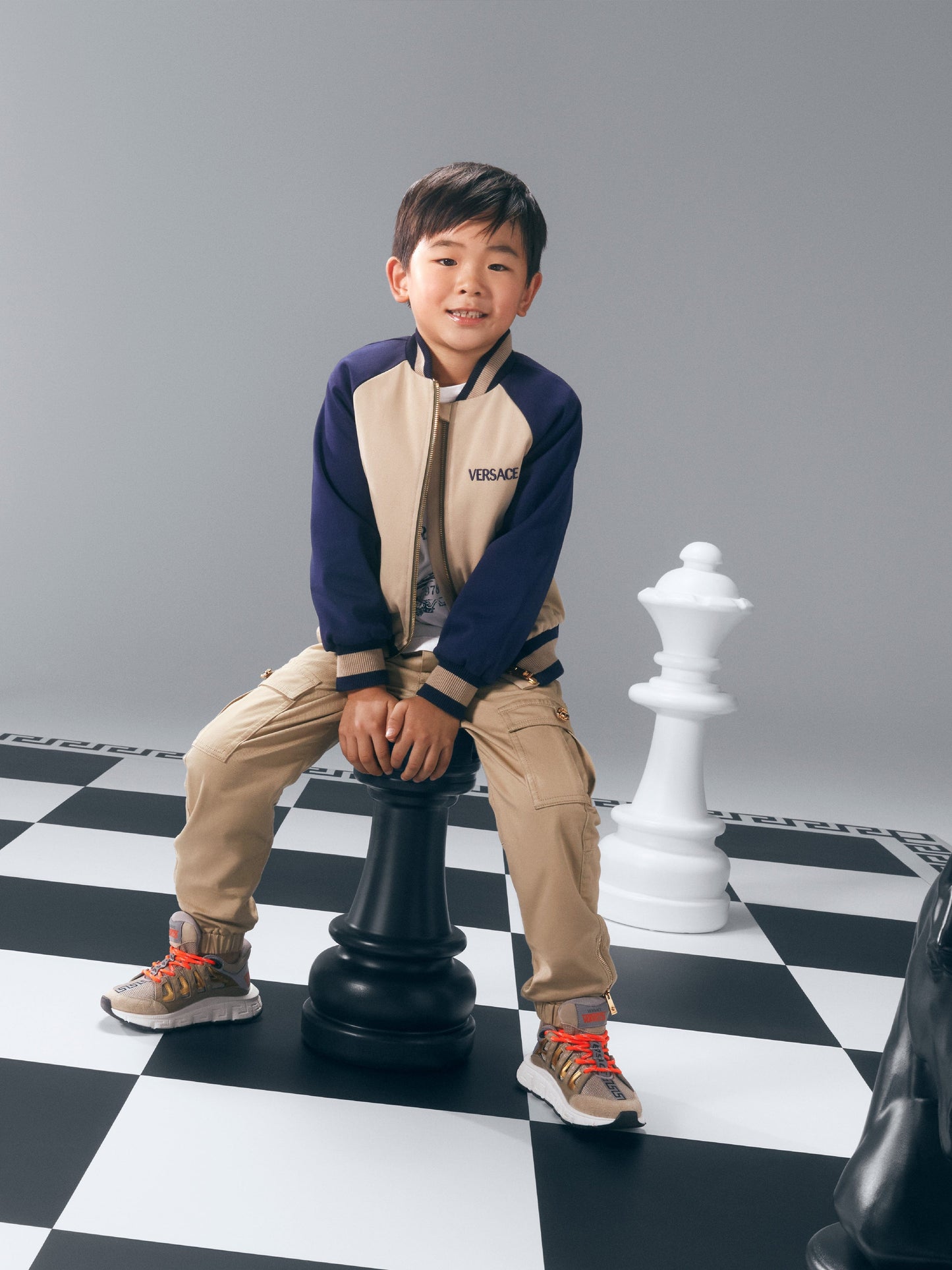Versace Boys 米色刺绣徽标飞行员夹克