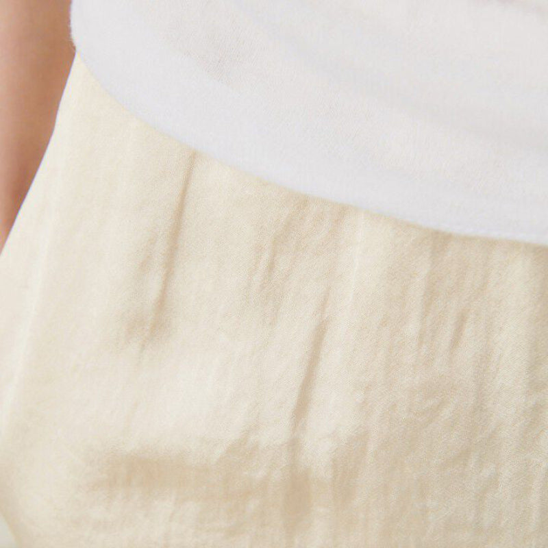 女士象牙白半裙