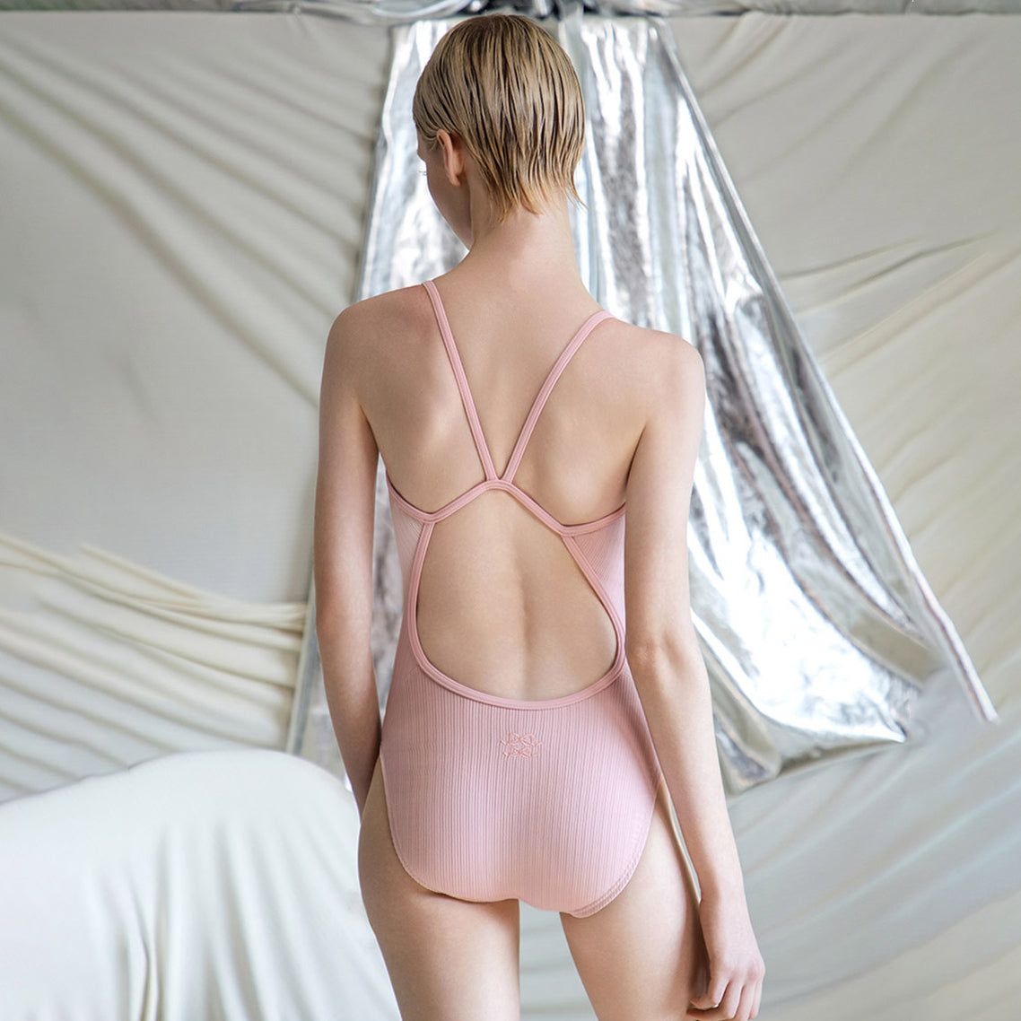 女士粉色专业泳衣