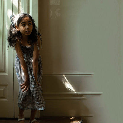 女童黑色格子刺绣连衣裙