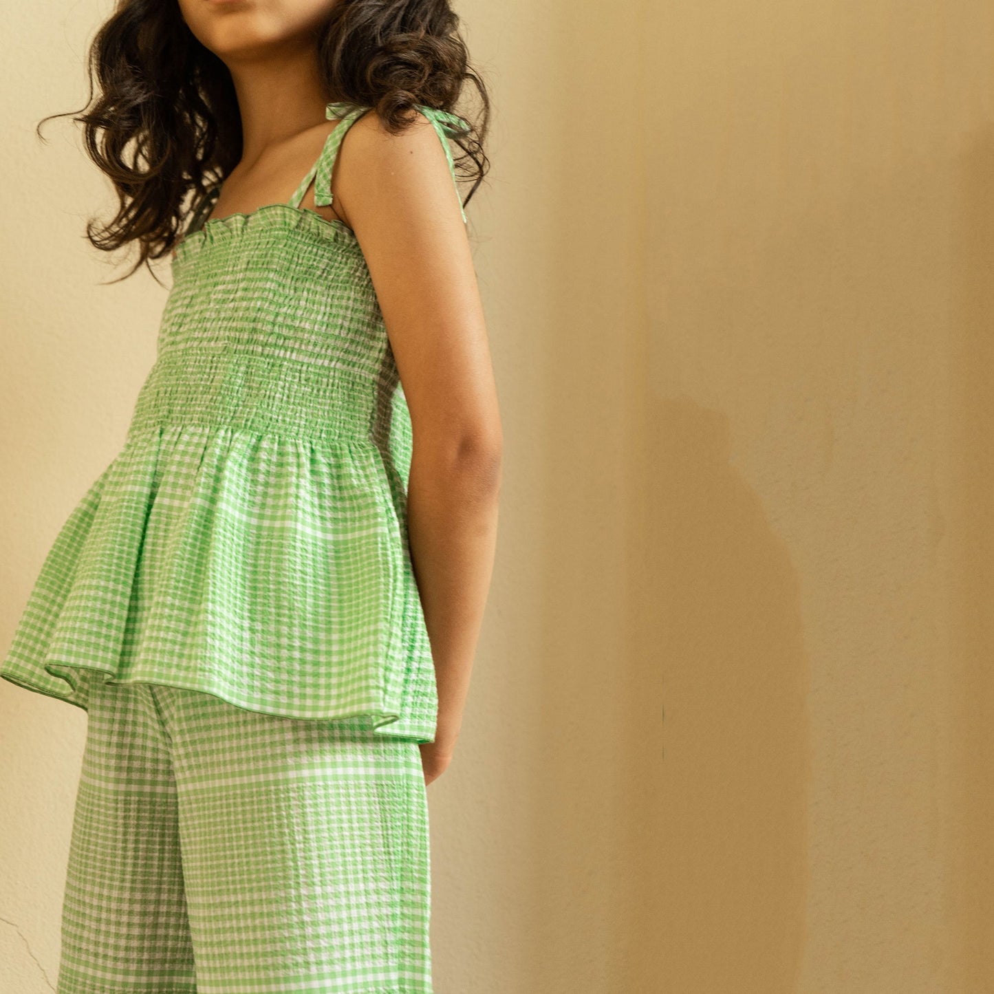 女童绿色格子棉吊带上衣