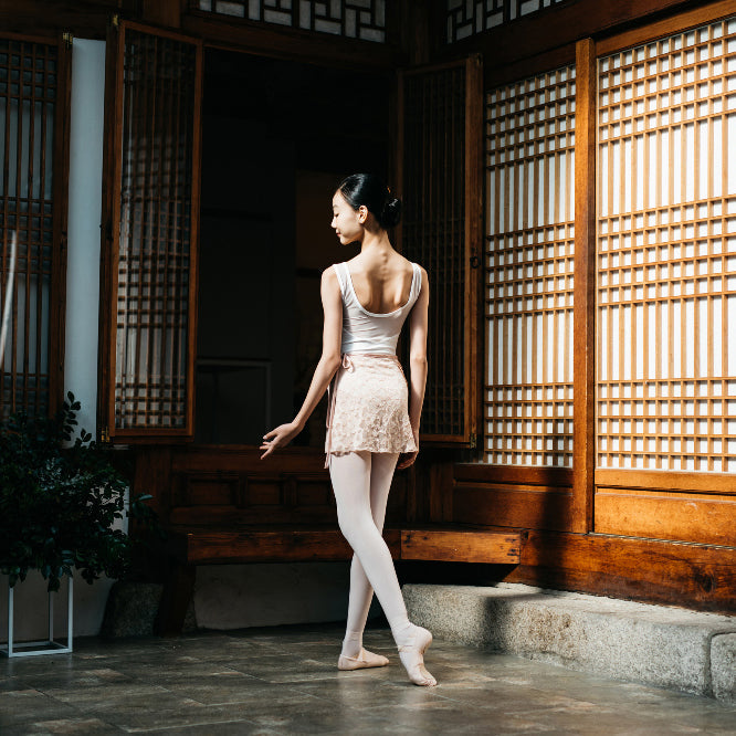女童白色芭蕾舞连体衣