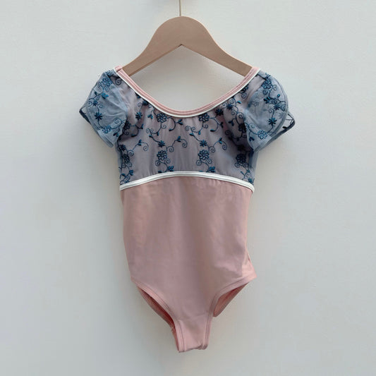 女童粉色"ISIDE"刺绣芭蕾舞连体衣(KC17088-C24/L09+L09+TRD28+L01)