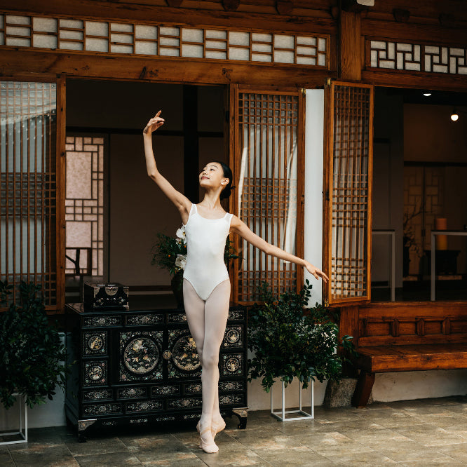 女童白色芭蕾舞连体衣