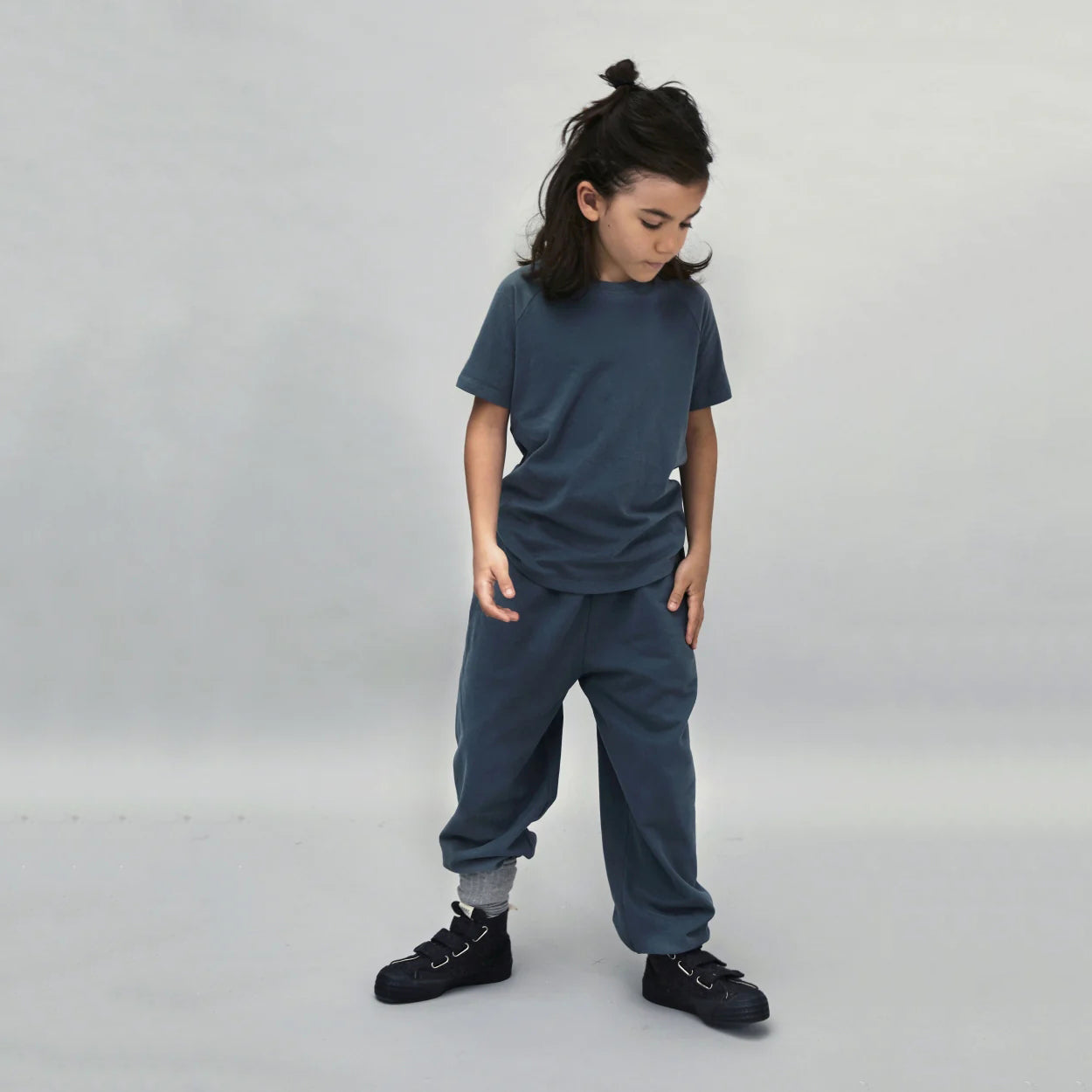 儿童蓝灰色棉长裤