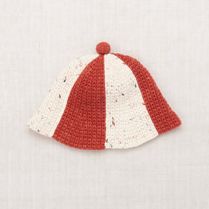 儿童砖红色针织帽子