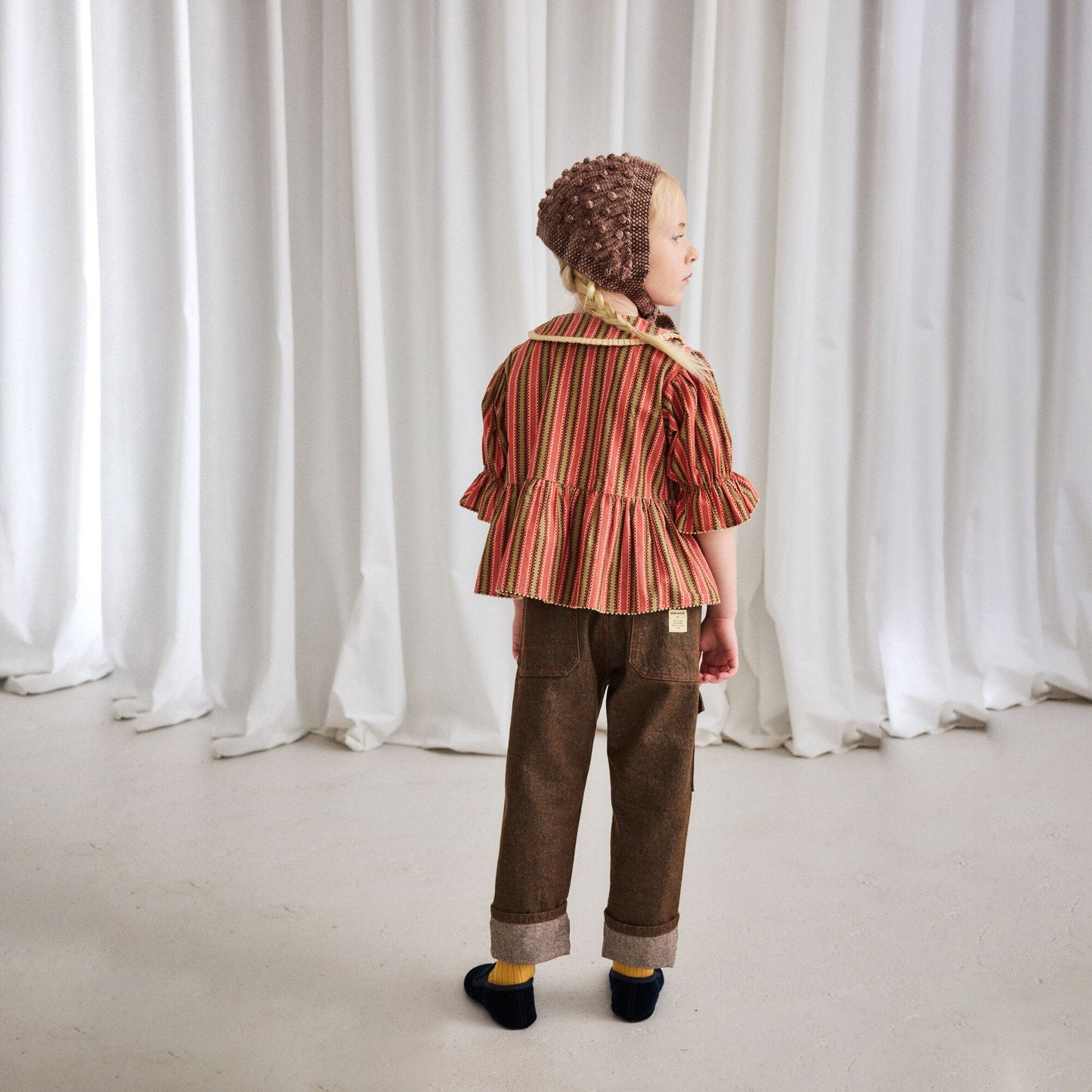 女童棕色爆米花羊毛头巾