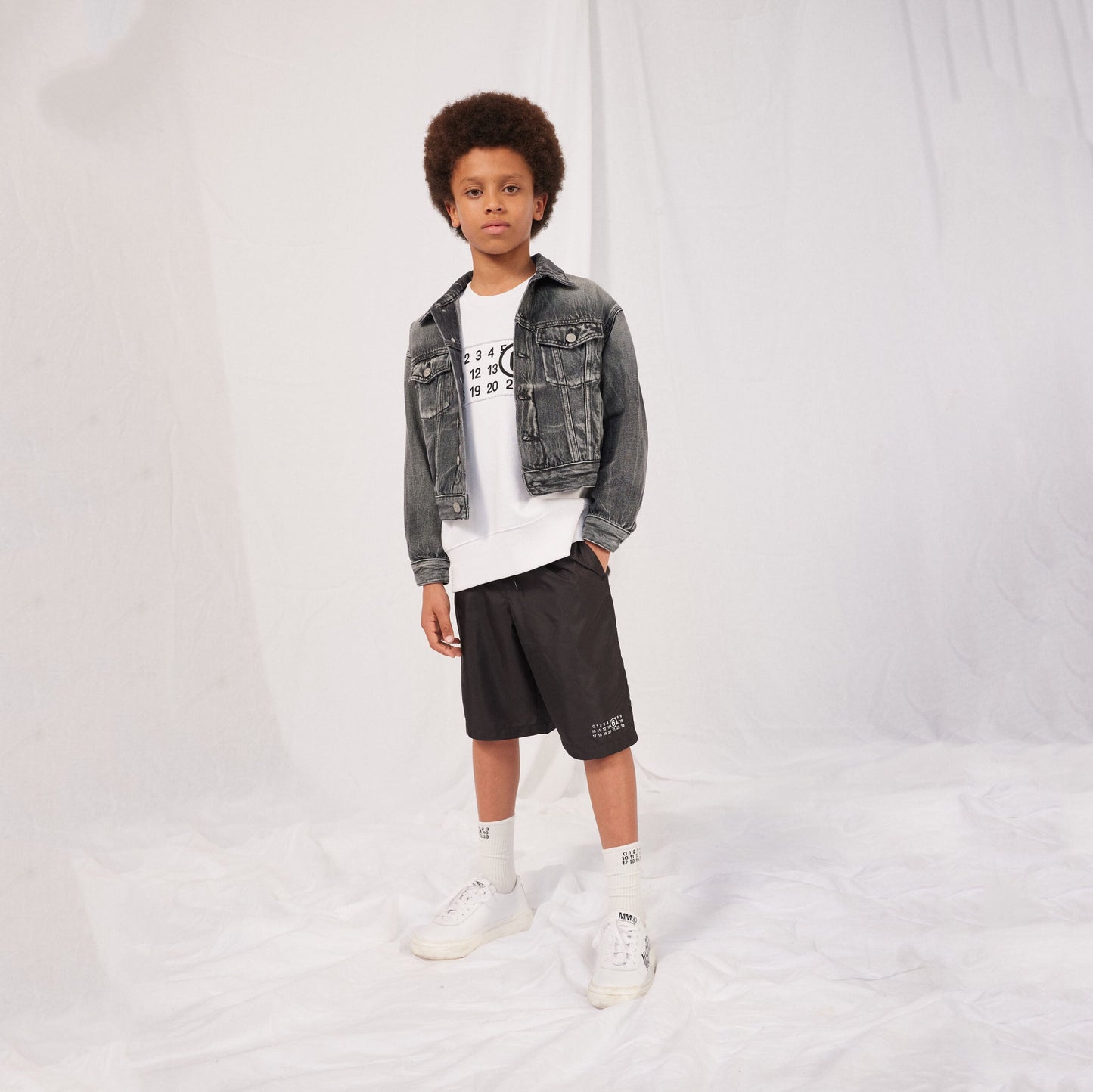 儿童黑色牛仔夹克