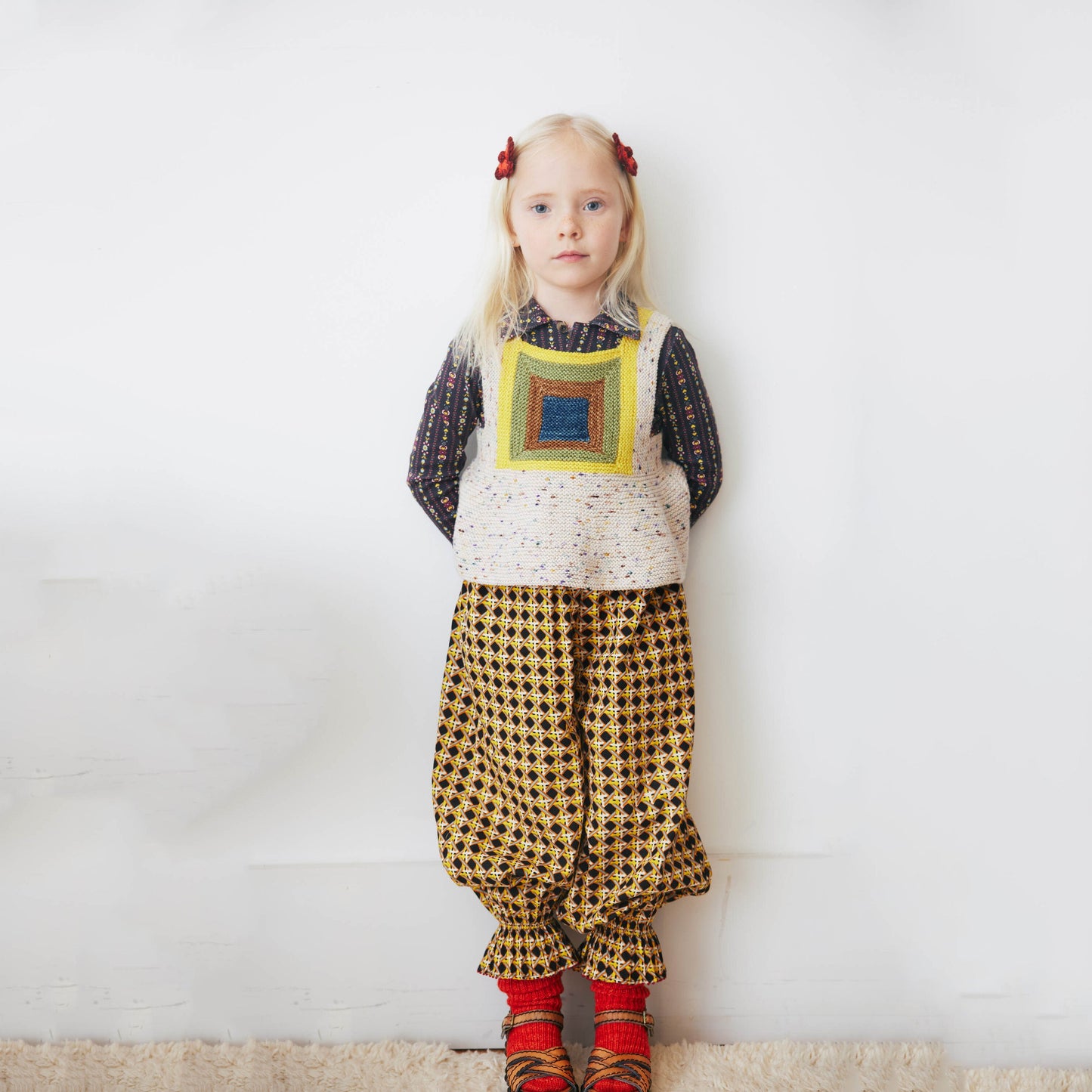 儿童深棕色格子长裤