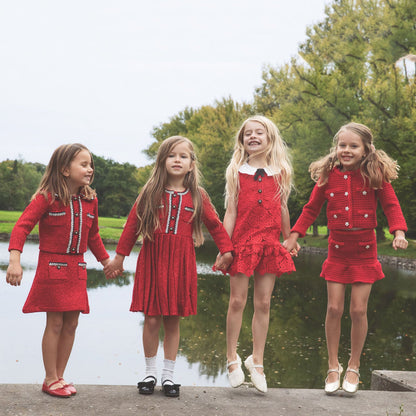 女童红色短外套