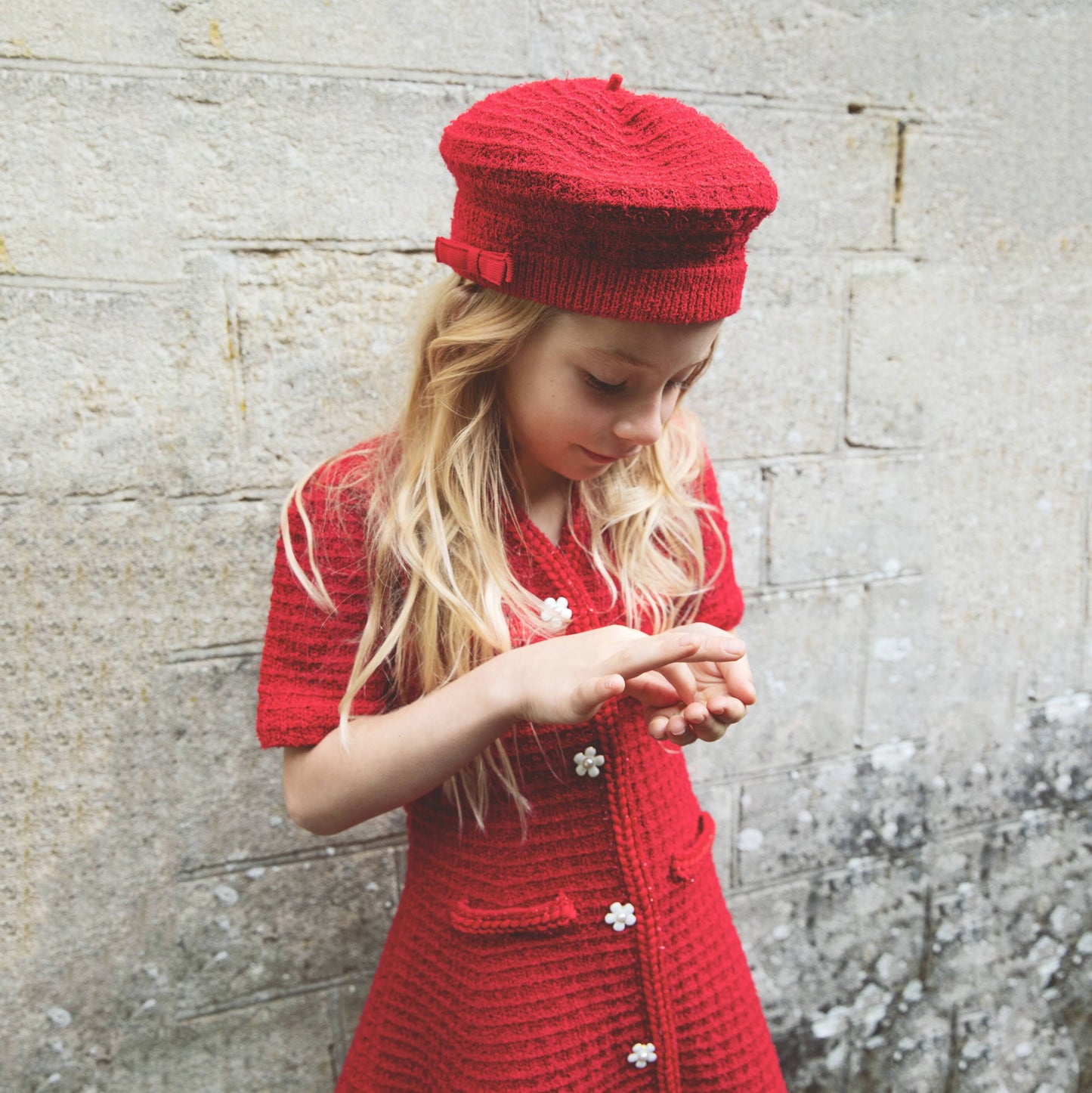 女童红色连衣裙