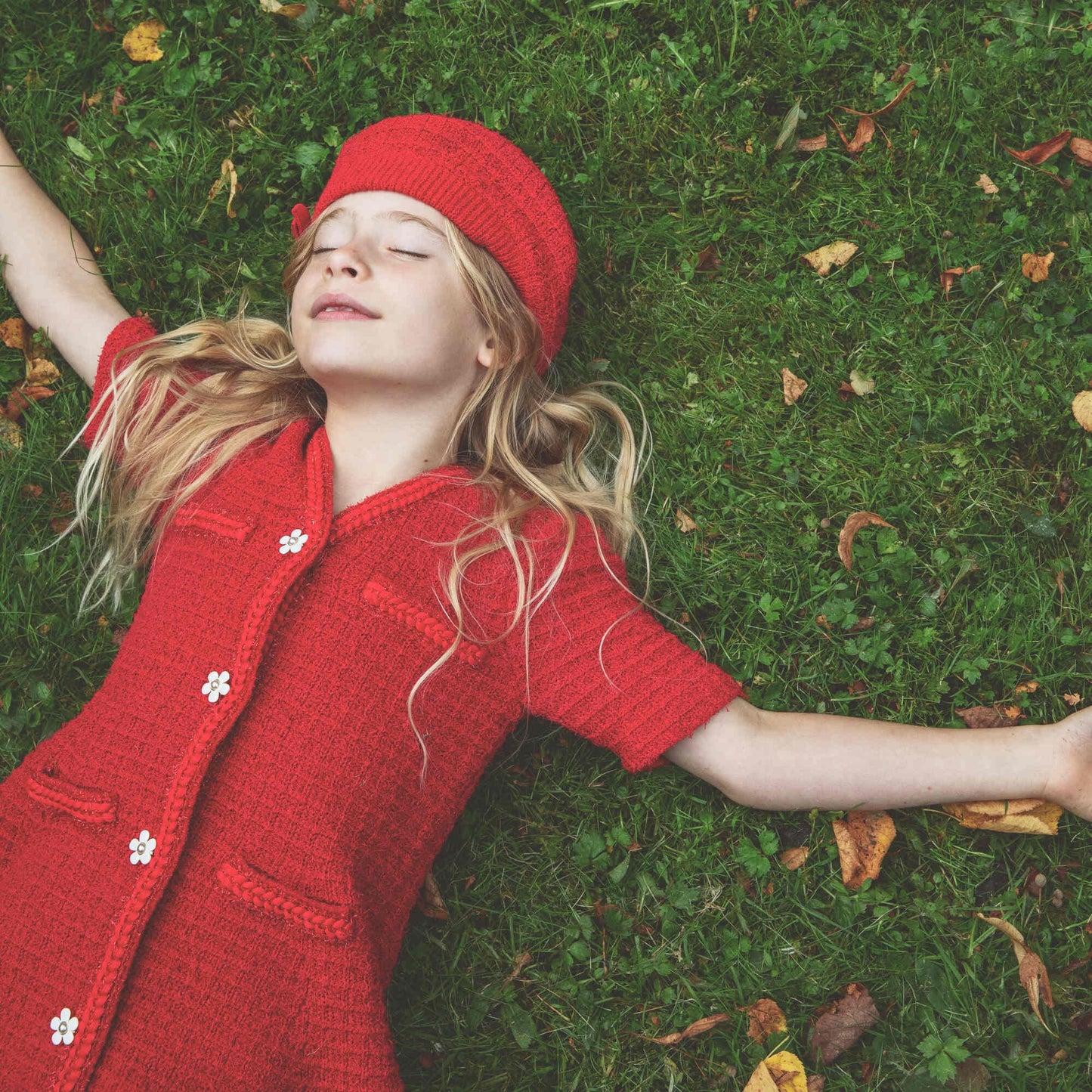 女童红色连衣裙