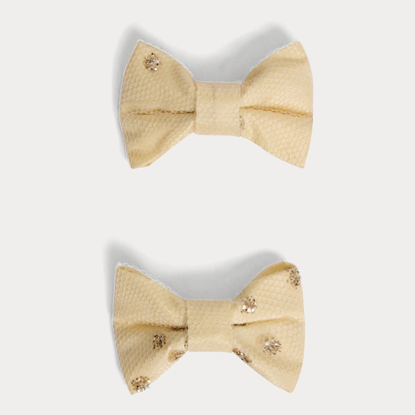 女童浅黄色发夹