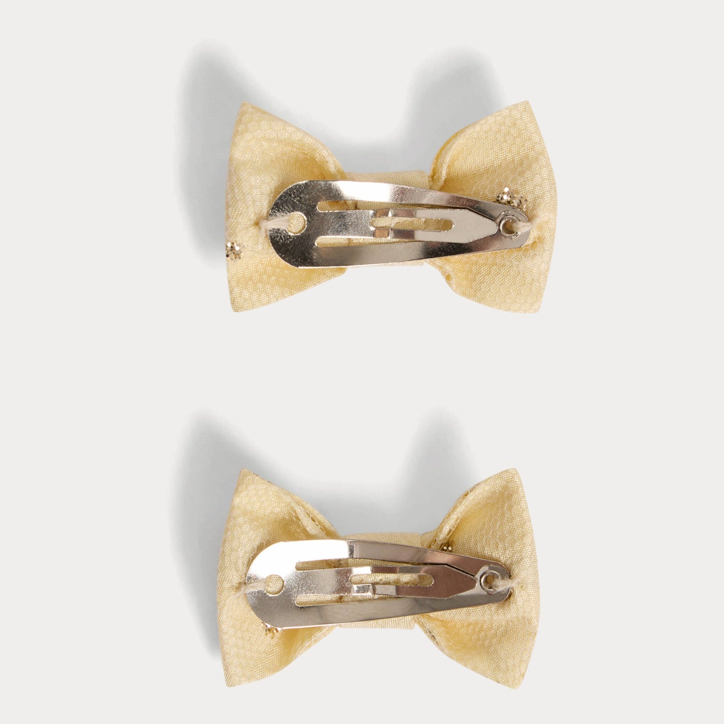 女童浅黄色发夹