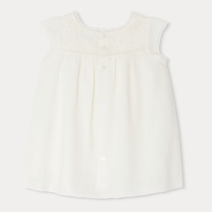女婴白色棉连衣裙