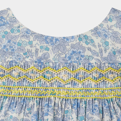 女婴浅蓝色碎花棉衬衫