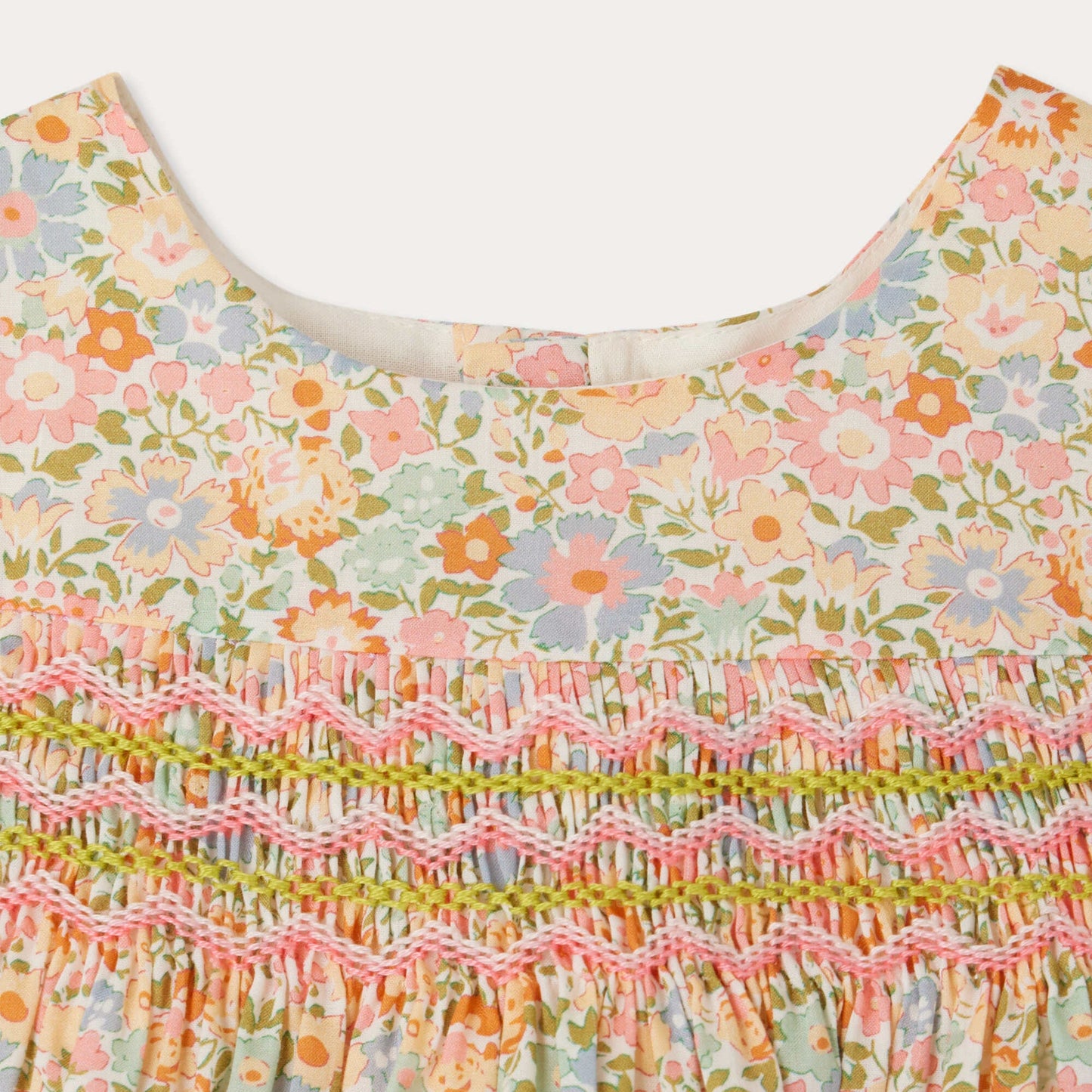 女婴粉色碎花棉连衣裙