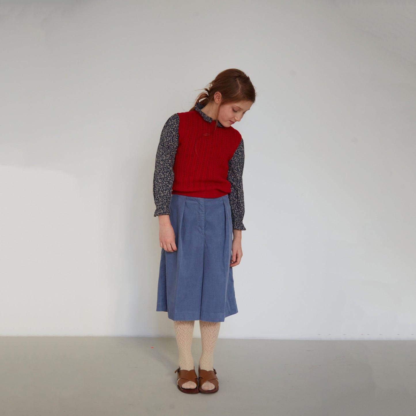 女童蓝色灯芯绒短裤