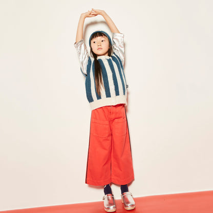 女童银色上衣