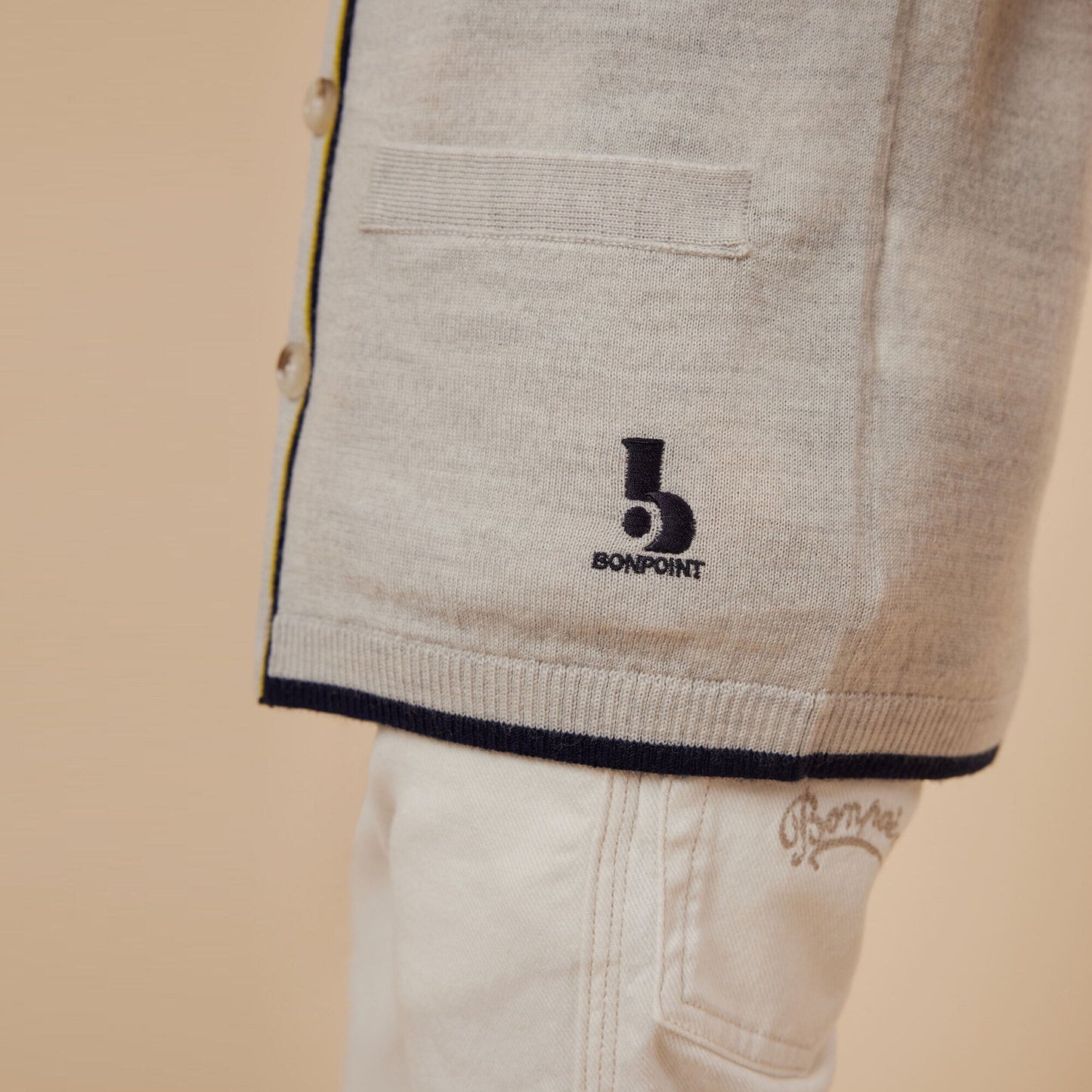 男童浅灰色羊毛开衫