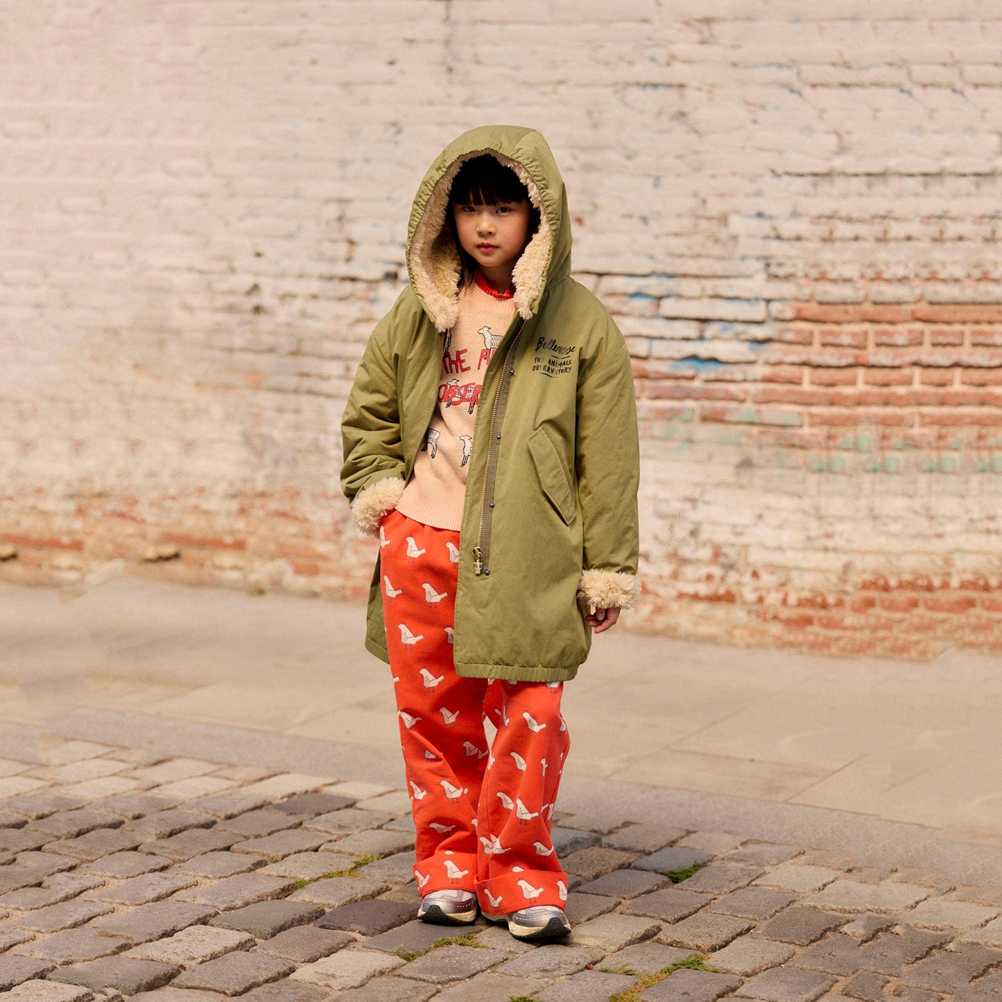 儿童军绿色外套