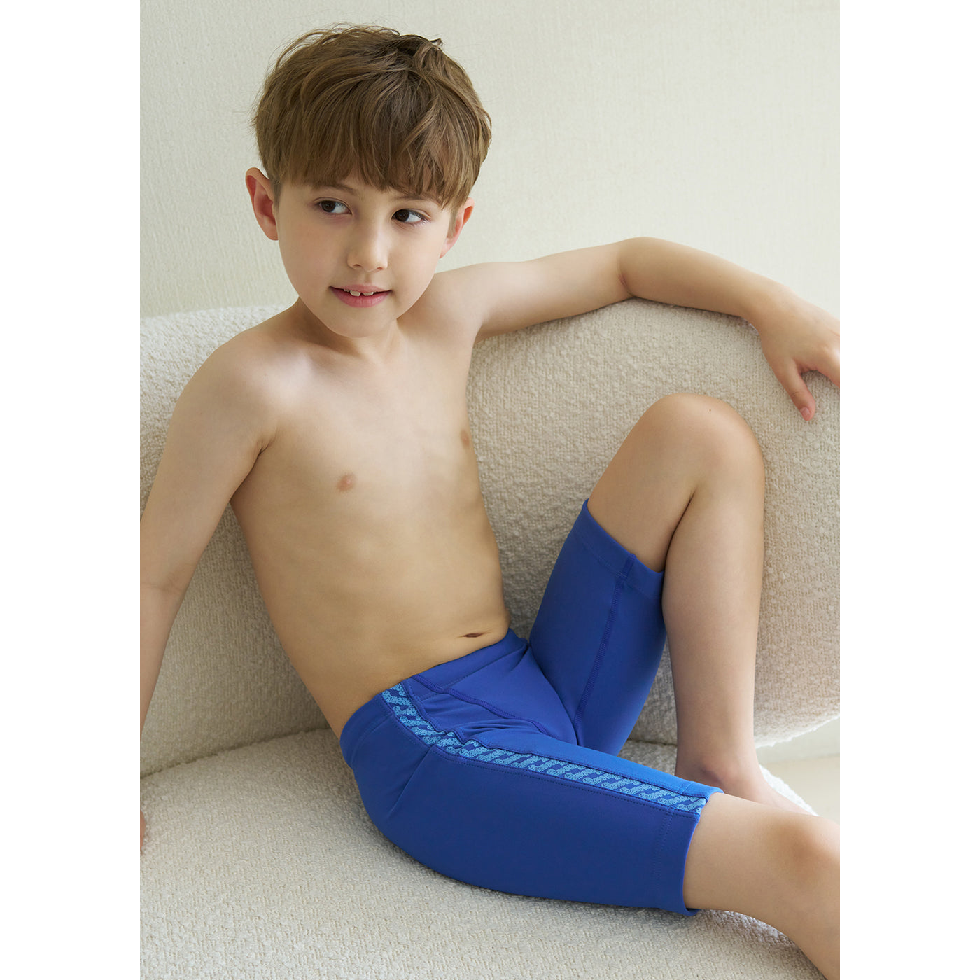 男童蓝色专业泳裤