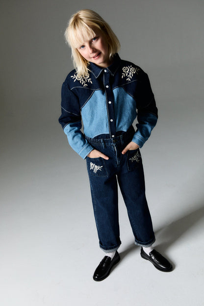 女童蓝色牛仔裤