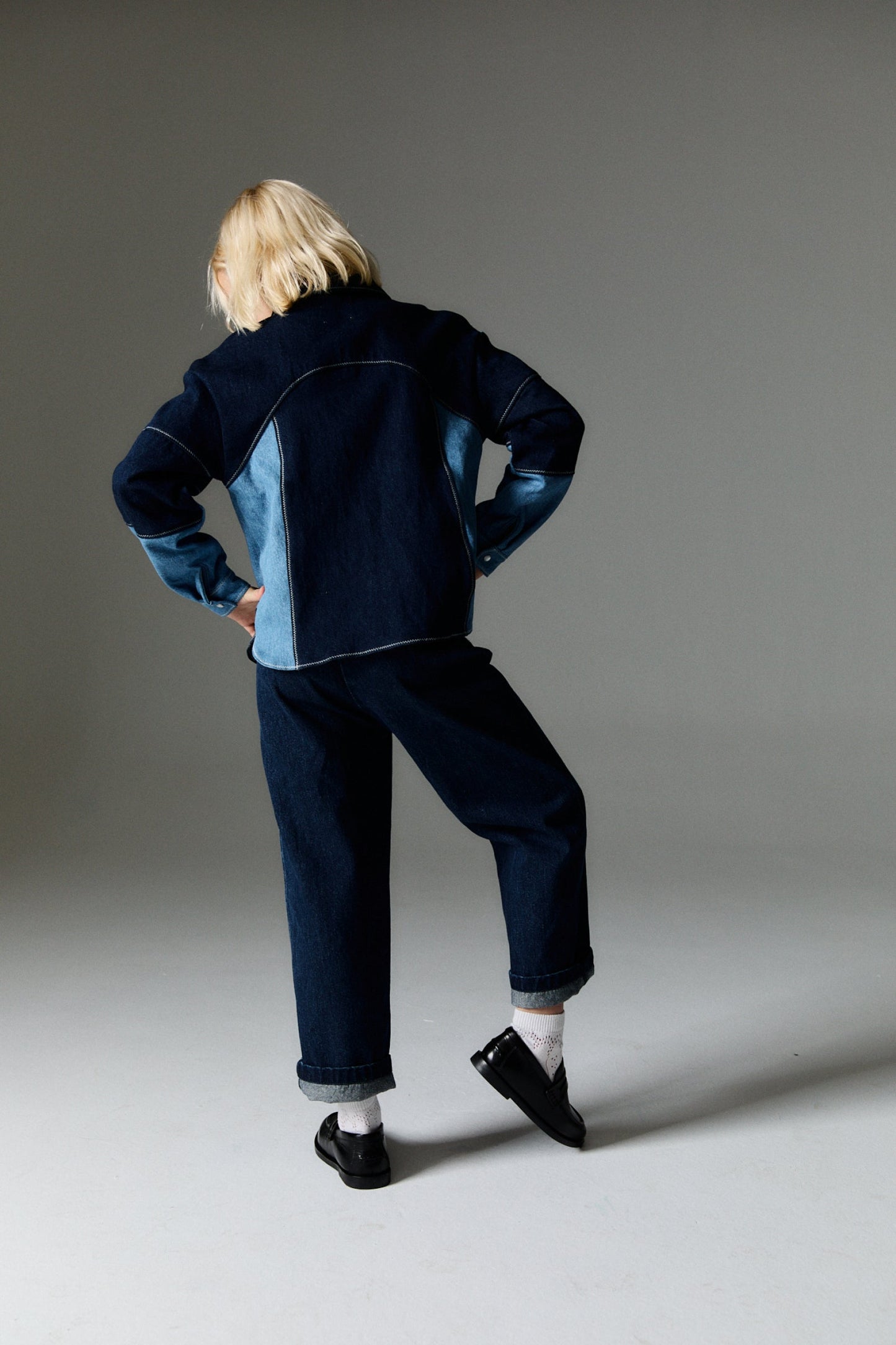 女童蓝色牛仔裤