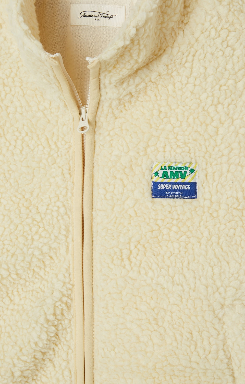 儿童象牙白羊羔绒马甲