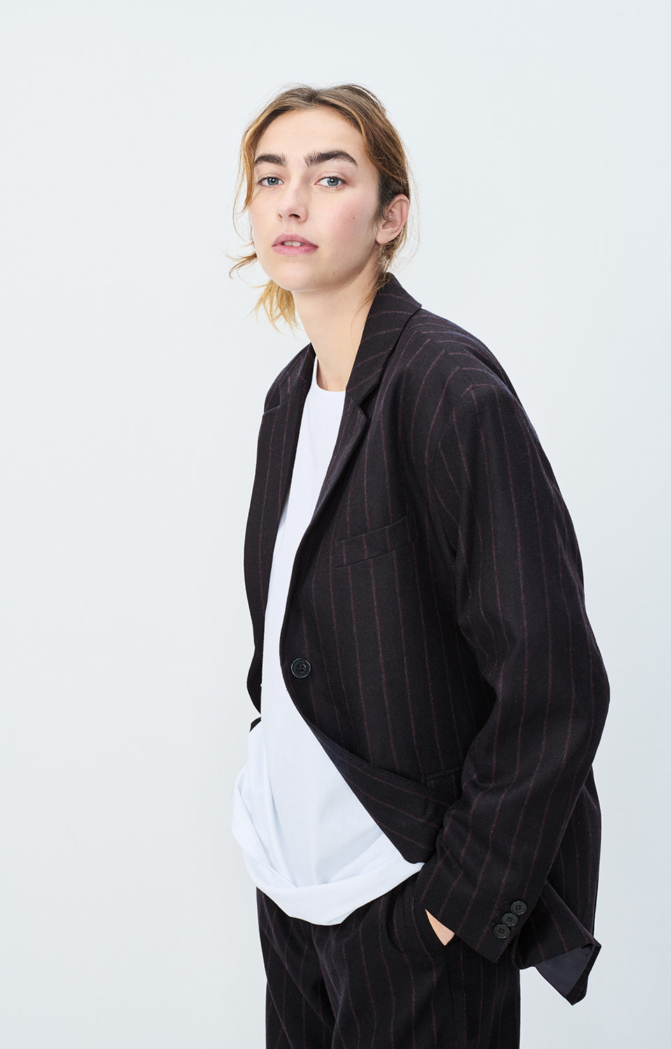女士宽松中长款纽扣开合西装外套