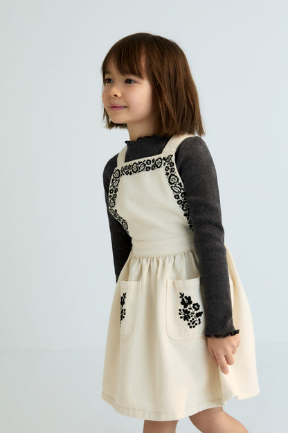 Tamara Pinafore