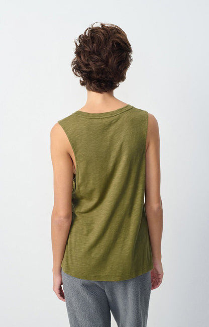 女士直筒U领背心