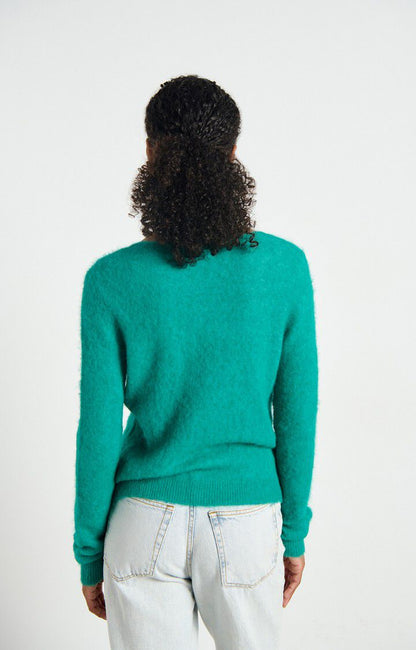 女士修身V领毛衣