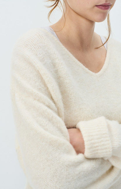 女士直筒V领毛衣