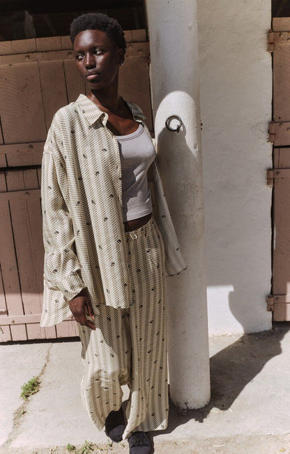 女士长款宽松纽扣领印花衬衫