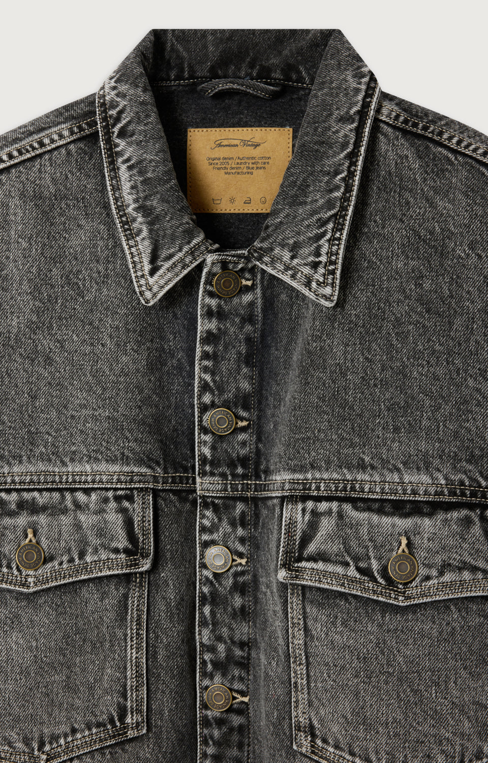 女士纽扣棒球夹克