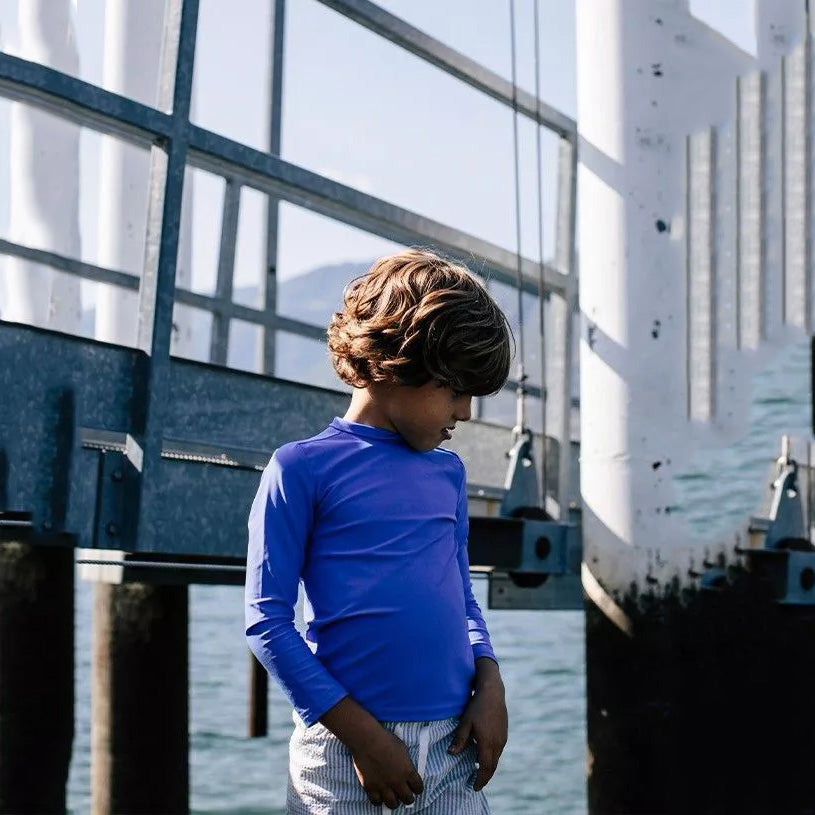 儿童蓝色防晒游泳T恤(UPF50+)