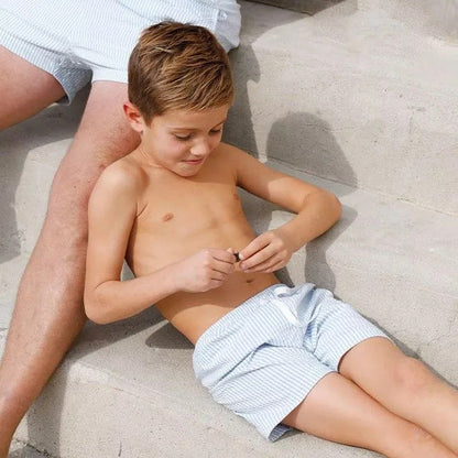 男童蓝色条纹泳裤