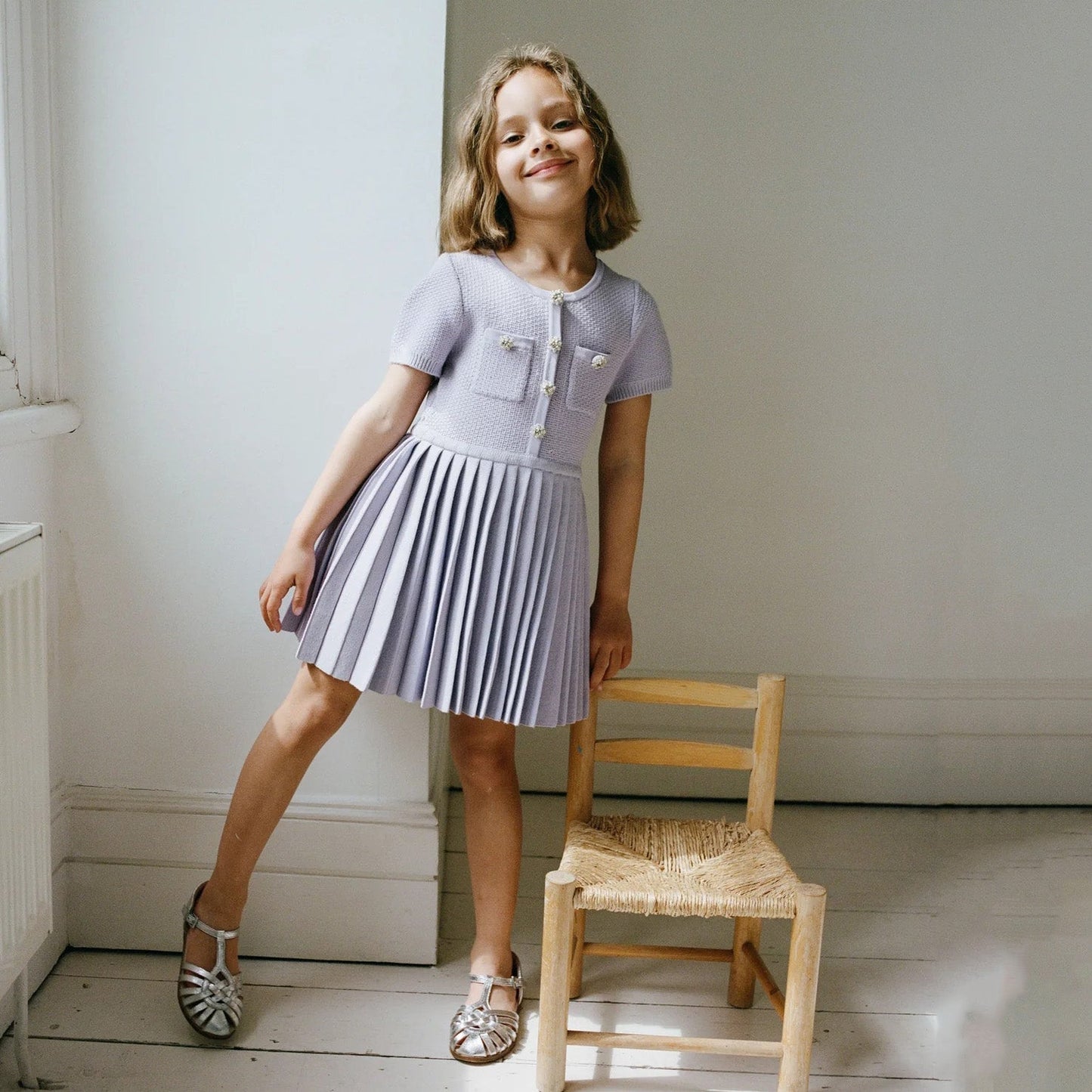 女童紫色连衣裙