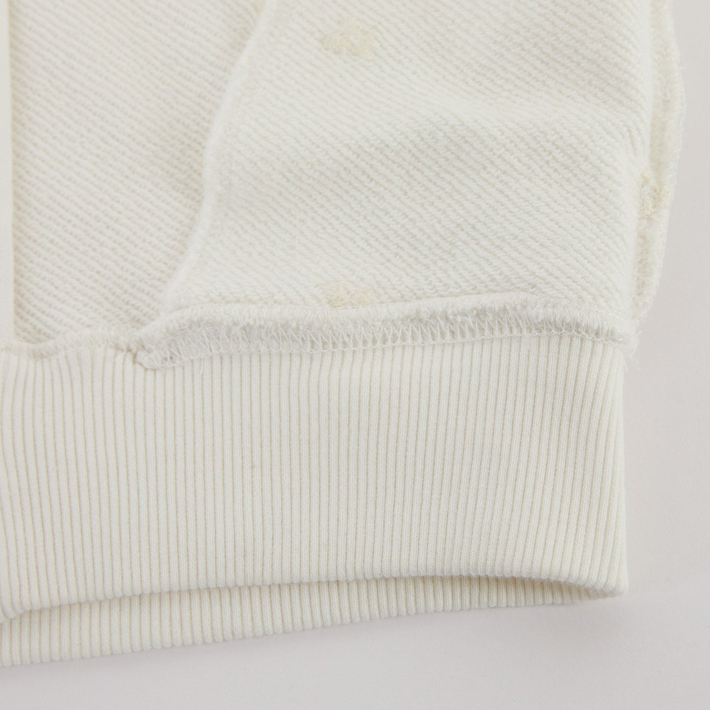 女士白色拉链上衣