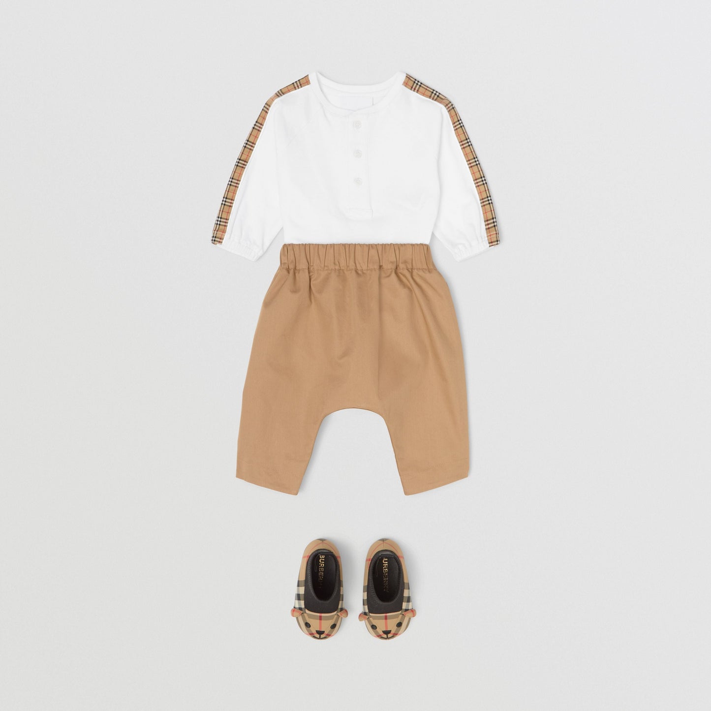 婴儿白色棉连体衣