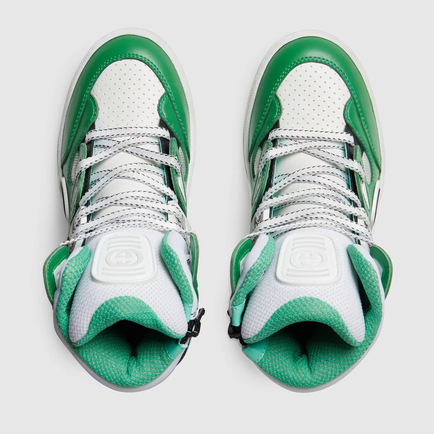 儿童绿色运动鞋