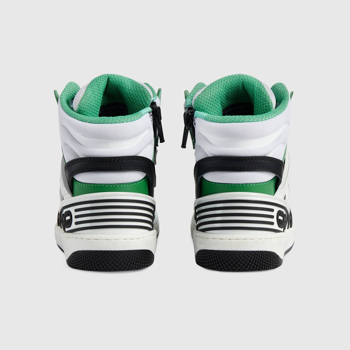 儿童绿色运动鞋