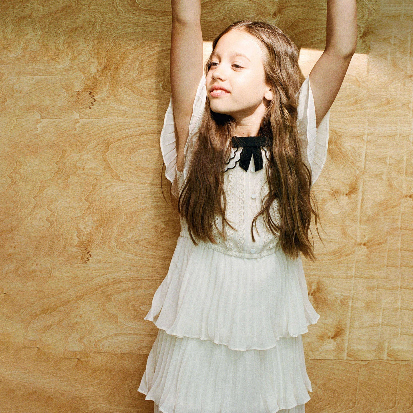 女童象牙白扇贝领薄纱连衣裙