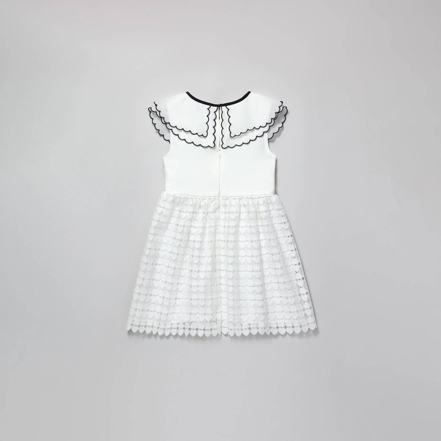 女童白色心形蕾丝扇贝领连衣裙