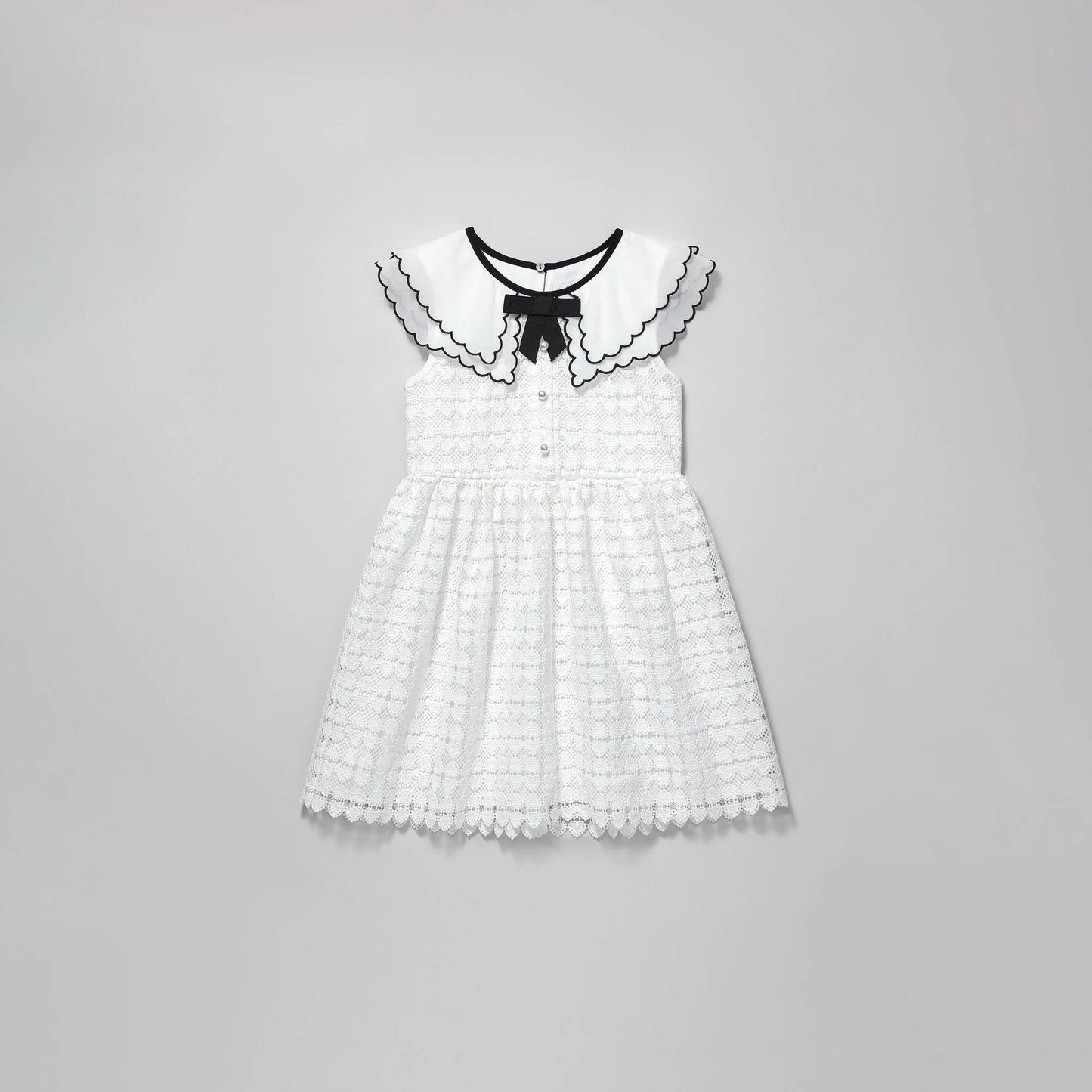 女童白色心形蕾丝扇贝领连衣裙