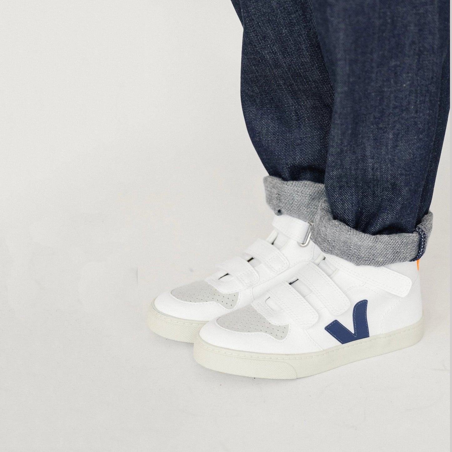 儿童藏青色牛仔裤