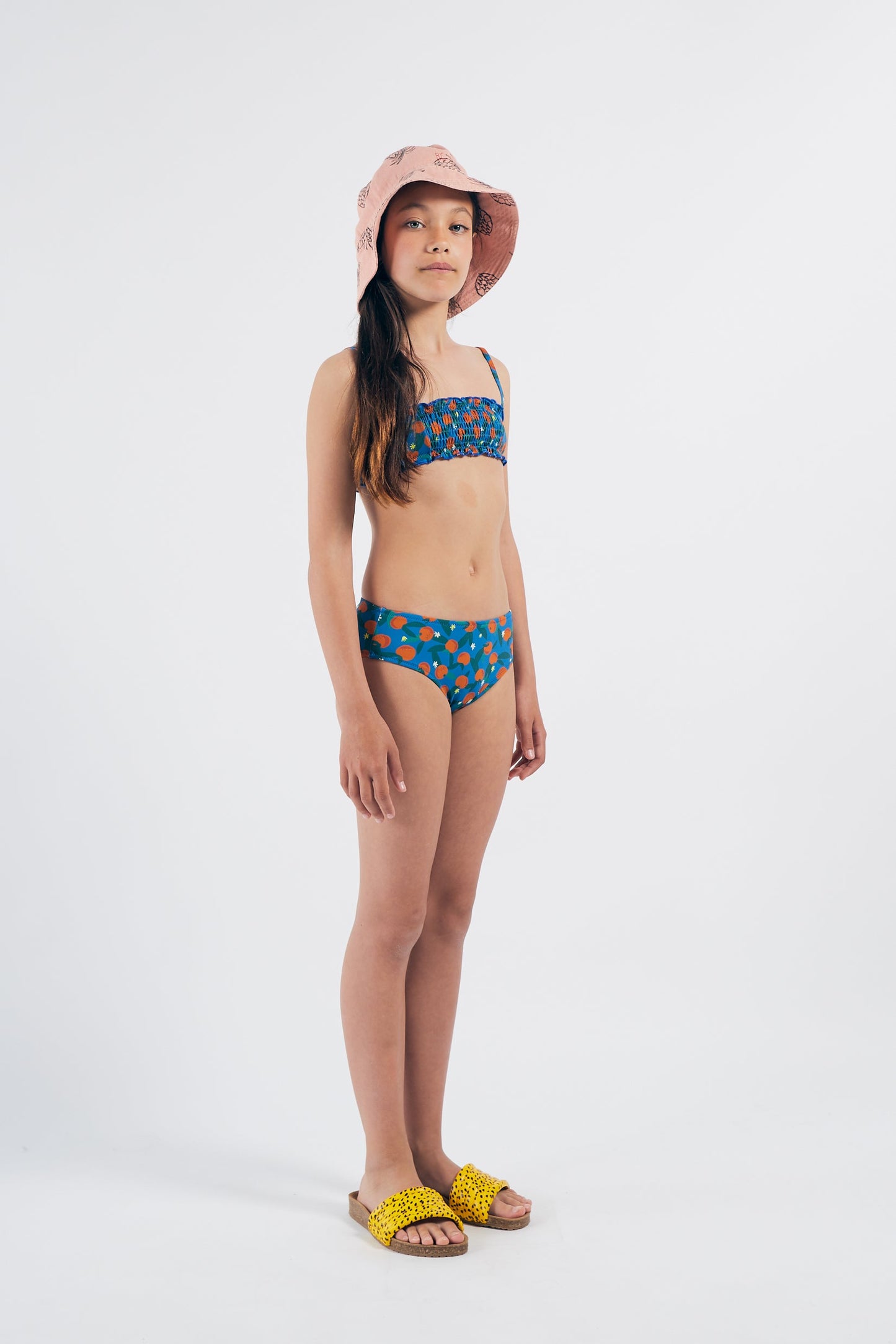 女童蓝色橙色比基尼