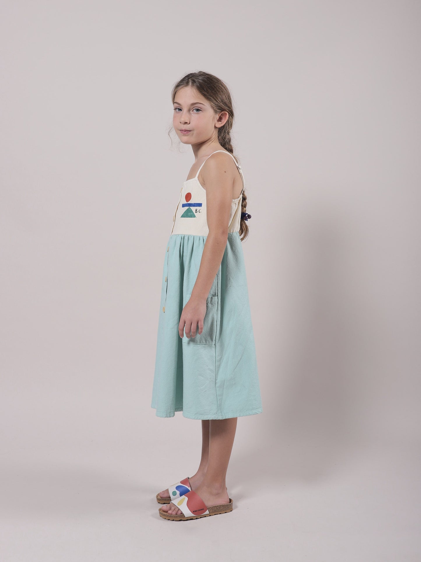 女童绿色纽扣棉连衣裙