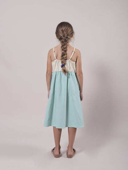 女童绿色纽扣棉连衣裙